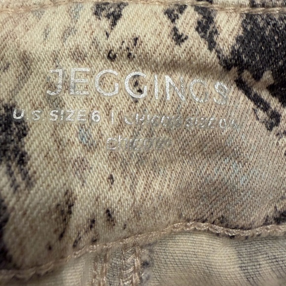 Chicos Pull on Jegging Snake Print Women's Pants Size .5 - Picture 6 of 11